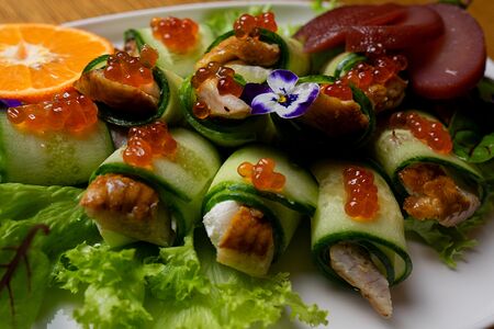 Рулетики из угря