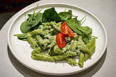 Зеленая паста с курицей 