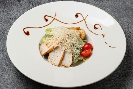 Салат Цезарь с курицей