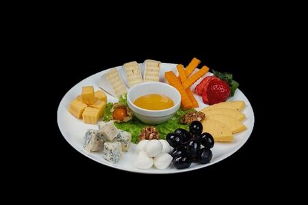 Ассорти из благородных сыров