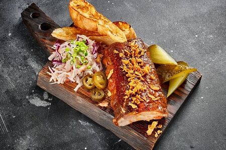 Свиные рёбра в медово-горчичном соусе 