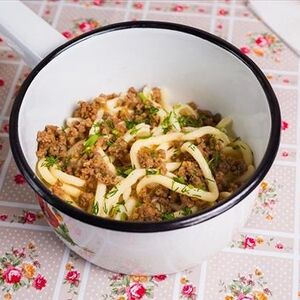 Макароны с тушенкой