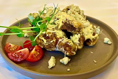 Куриные крылышки в сырном соусе