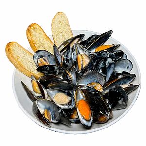 Мидии в сливочном соусе Дор-Блю.