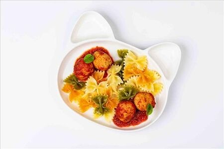 В томатном соусе макароны с фрикадельками