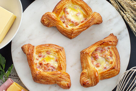 Дениш с ветчиной и сыром