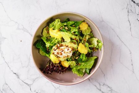 Зеленый салат с авокадо