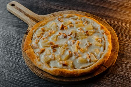 Пицца с Курицей и Ананасом маленькая 