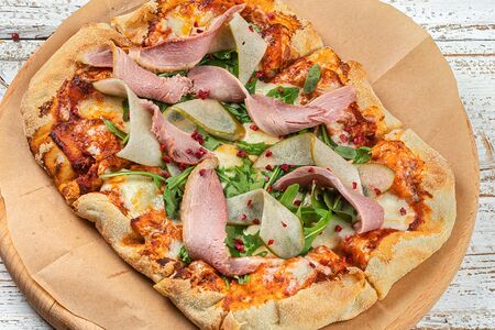 С уткой, грушей и сыром горгонзола 