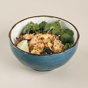 Wok c лососем и рисом