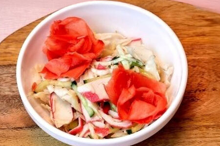 Салат крабовый с маринованным имбирем 