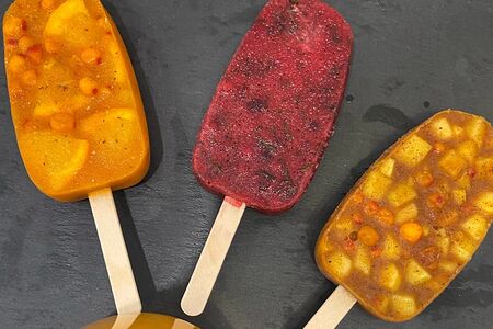 Чай эскимо  облепиховый с зеленым яблоком и корицей.