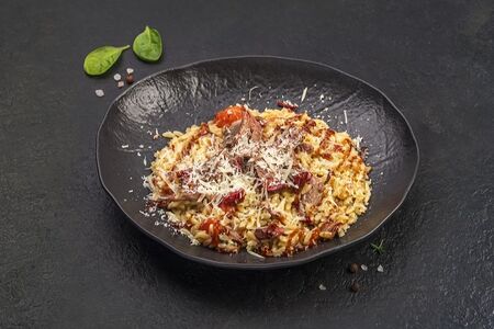 Паста с брискетом и соусом барбекю