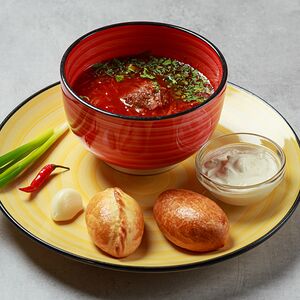 Борщ из говяжьих щечек и фасоли