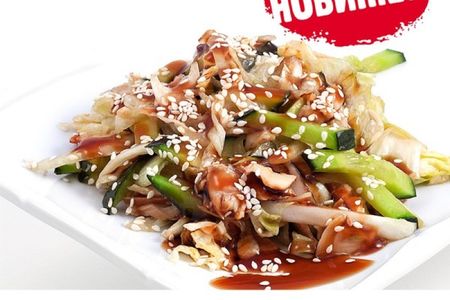 Салат с угрем и огурцом