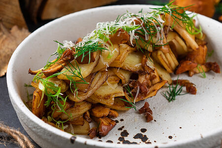 Картофель по-домашнему с грибами