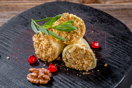 Рулетики из сулугуни