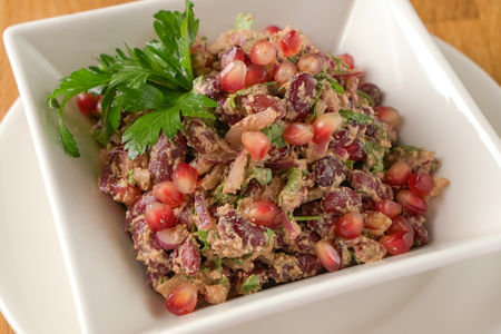 Красная фасоль с грецкими орехами