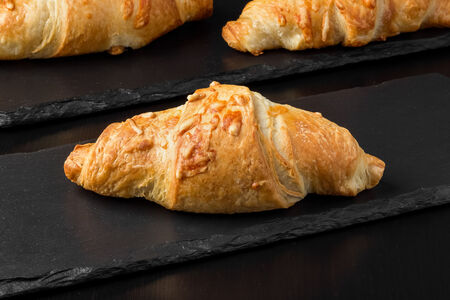 Круассан с ветчиной и сыром