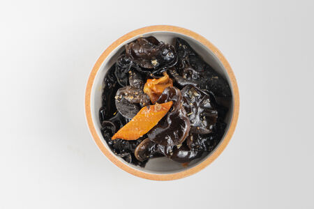 Салат Черные грибы