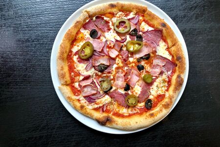 Мясные деликатесы