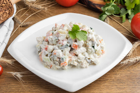 Салат Оливье с курицей