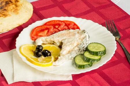 Стейк из семги или форели в сметанном соусе с гарниром