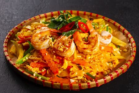 Вок Королевский пад-тай