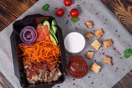 Донар на тарелке