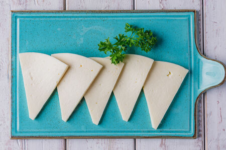 Молочный сыр Сулугуни