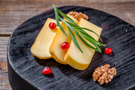 Сыр копчёный сулугуни