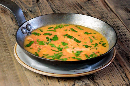 Жаренный сулугуни с помидорами