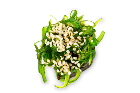 Суши салат Чука с кунжутом