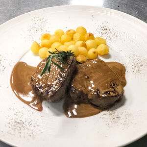 Медальоны из телячьей вырезки