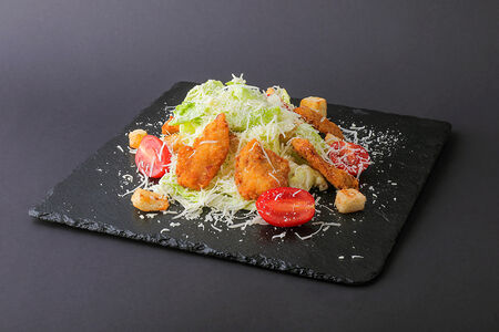 Салат Цезарь с курицей на компанию