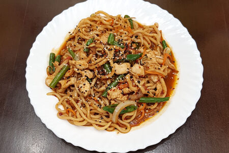 Вок Лапша с курицей острая