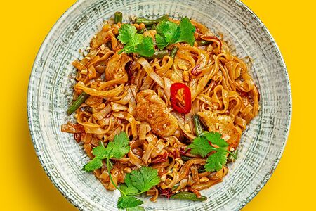 Лапша Пад Тай с курицей