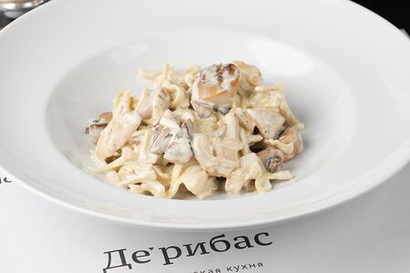 Домашняя лапша с курицей и грибами