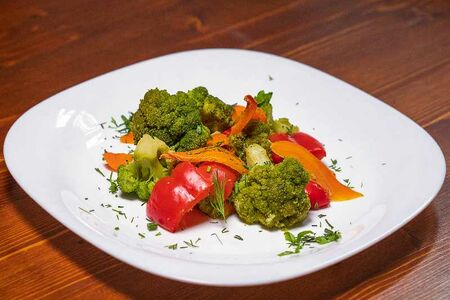 Овощи с брокколи на пару