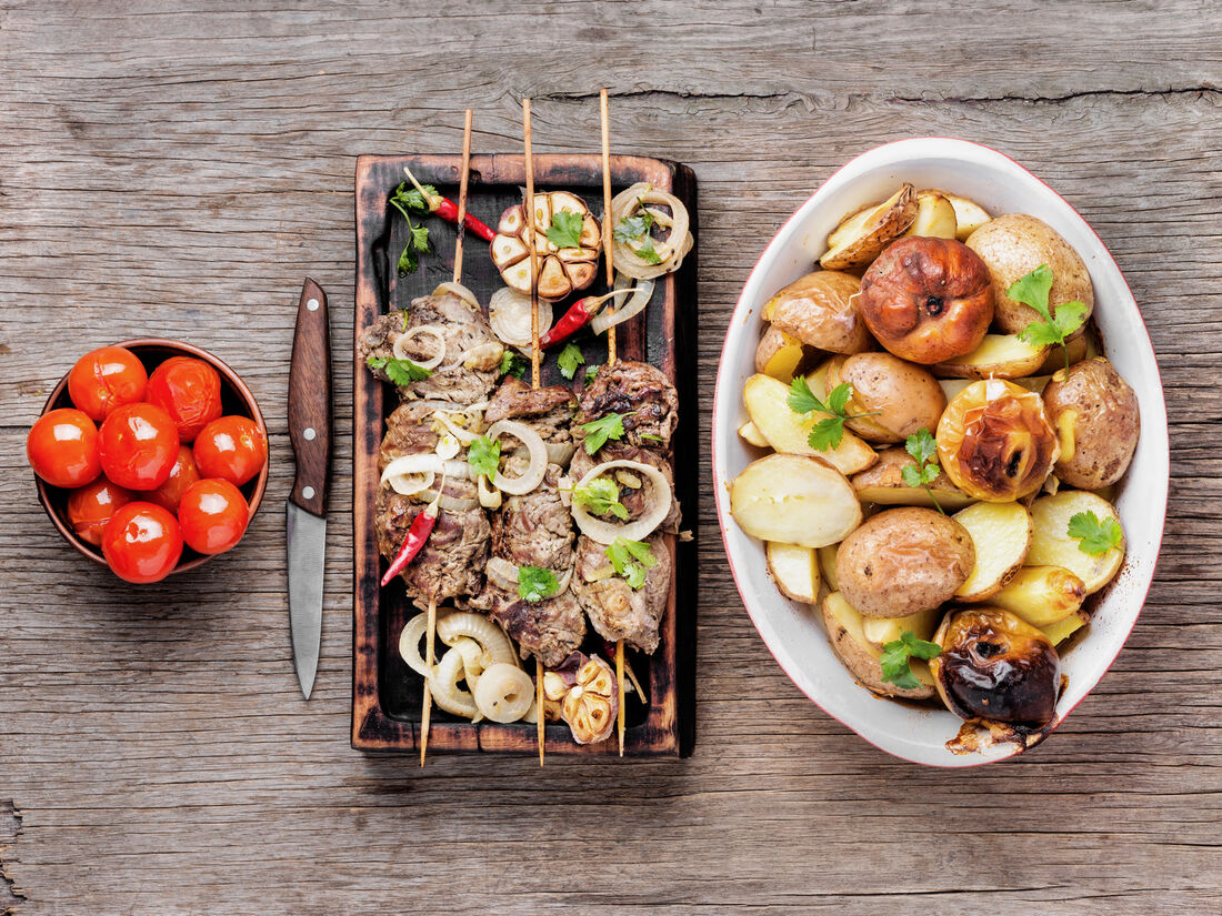 Беру шашлык