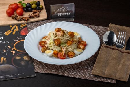 Салат Цезарь с курицей