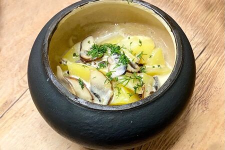 Картофель с грибами в сливках