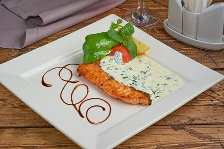 Семга в сливочно-шпинатном соусе