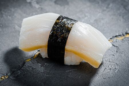 Суши с масляной рыбой