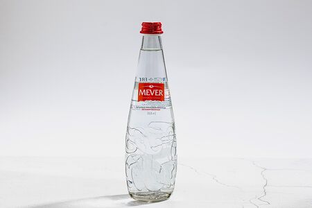 Минеральная вода Mever без газа