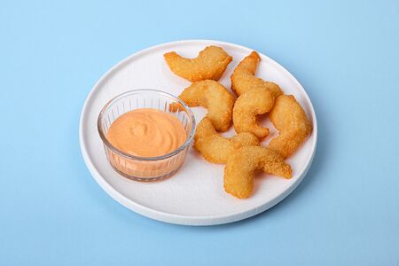 Креветки темпура с соусом Спайси