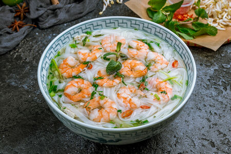 Суп Фо том с креветками