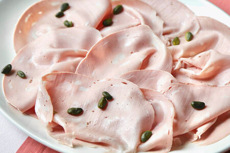 Мортаделла с фисташками