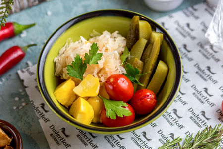 Ассорти из солений