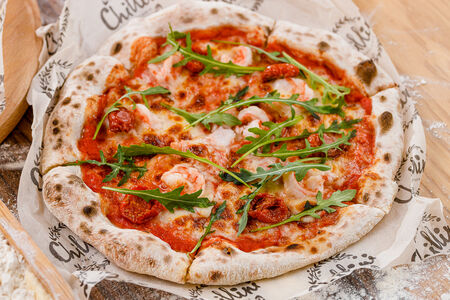 Пицца с креветками